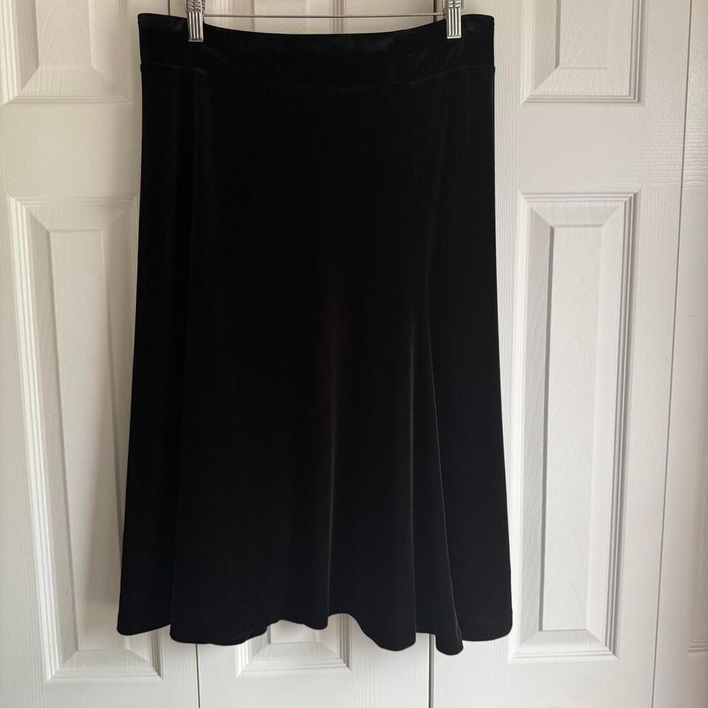 2010s black velvet whimsygoth midi skirt size petite M by Jones NY
